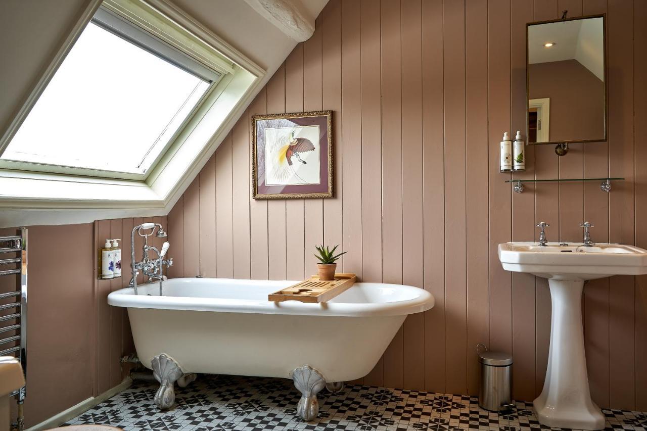 The Horse And Groom Inn Malmesbury Extérieur photo