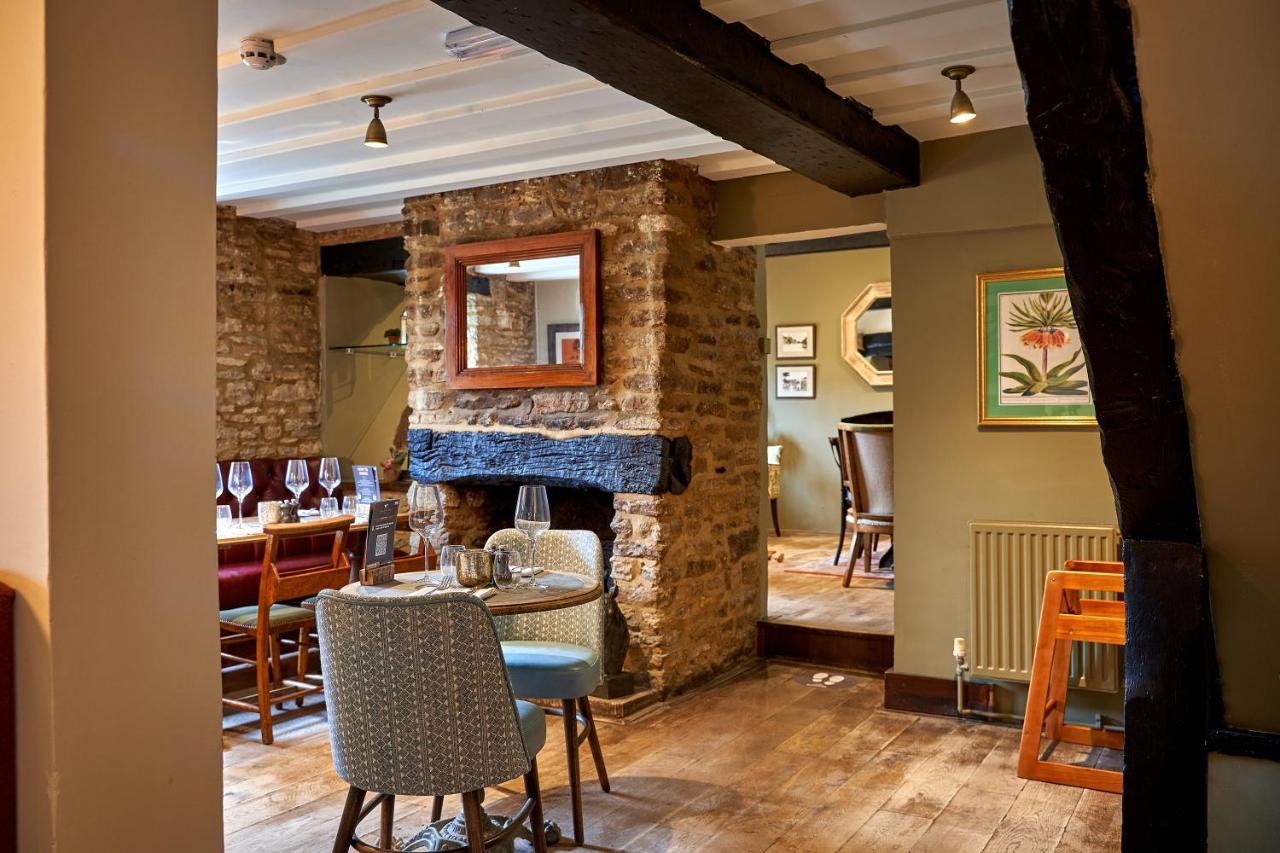 The Horse And Groom Inn Malmesbury Extérieur photo