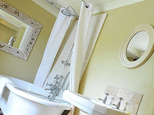 The Horse And Groom Inn Malmesbury Extérieur photo