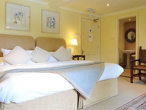 The Horse And Groom Inn Malmesbury Extérieur photo