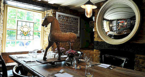 The Horse And Groom Inn Malmesbury Extérieur photo